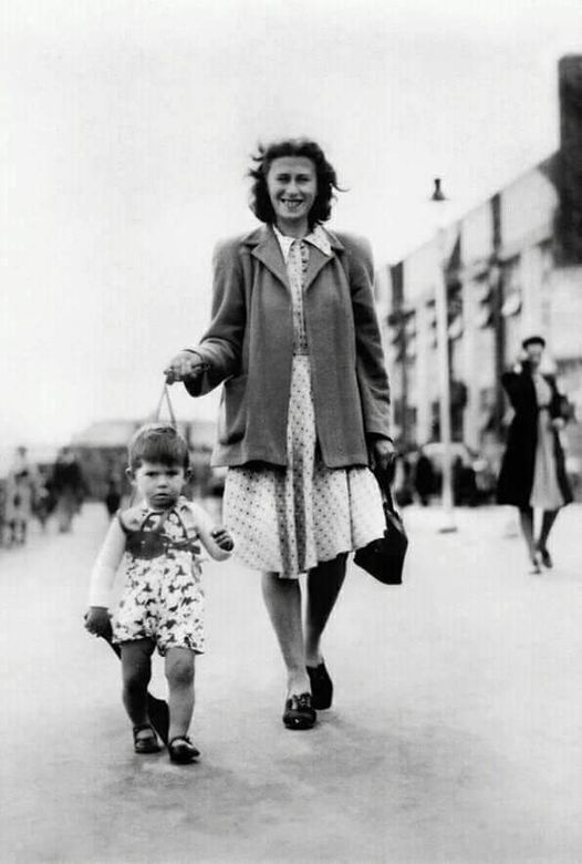 Keith Richards and his mother.jpg