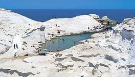 sarakiniko-beach.jpg