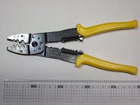 800px-Hand_crimp_tool_DX-1008_opening.jpg