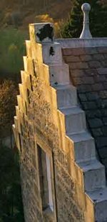 Crow_steps_1.jpg Crow_steps_1.jpg